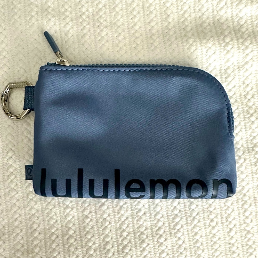 Lululemon Clippable Card Pouch- Like New